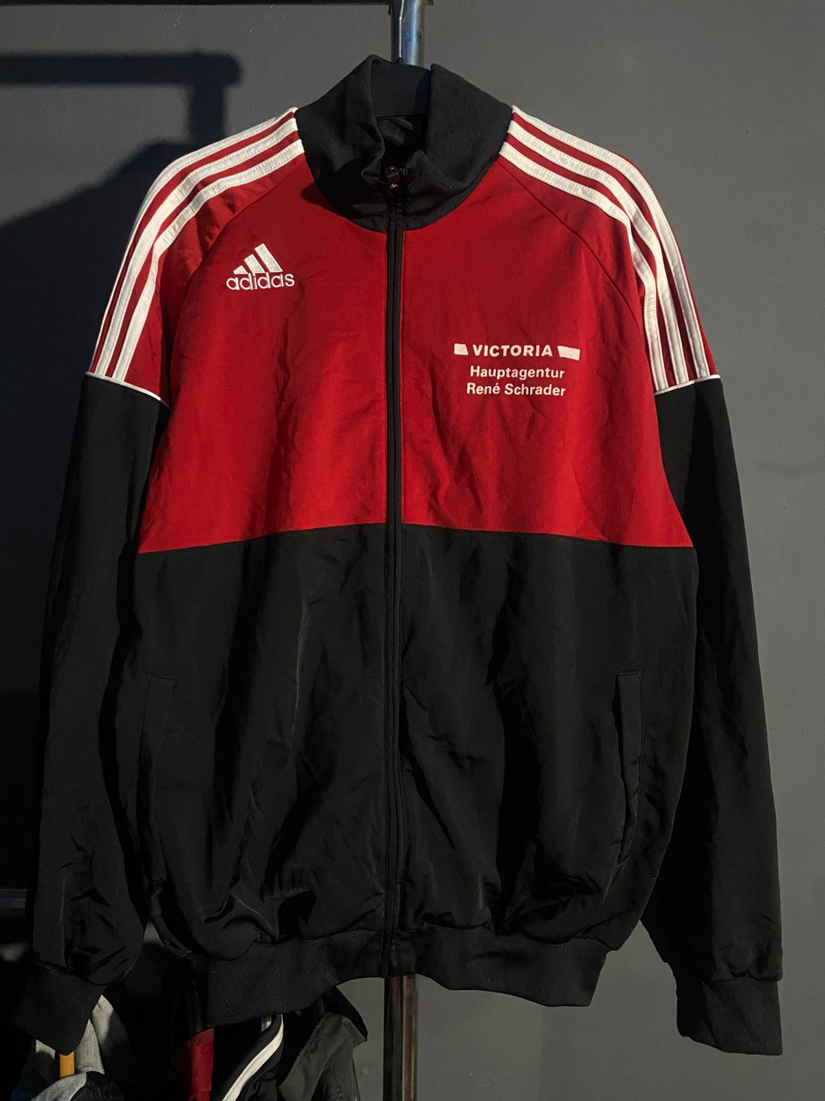 CASACA ADIDAS ROJA VINTAGE